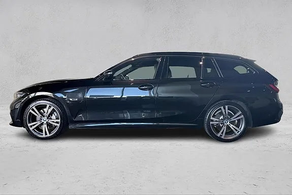BMW 330E 2022 photo 2