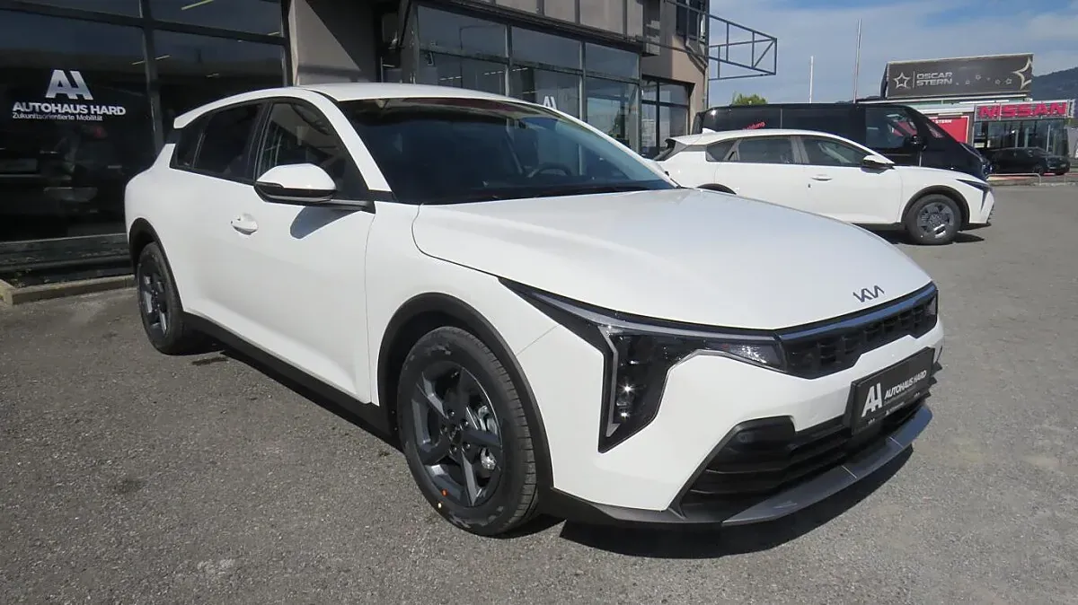 Kia K4 photo 3