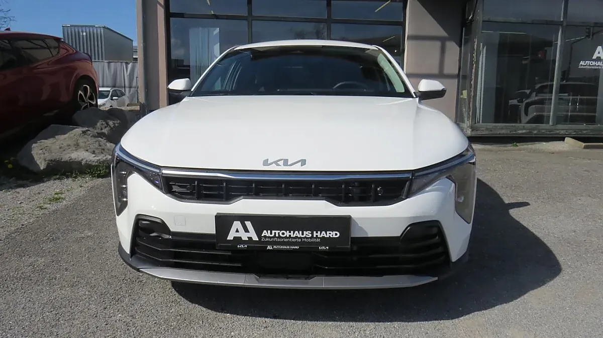 Kia K4 photo 2