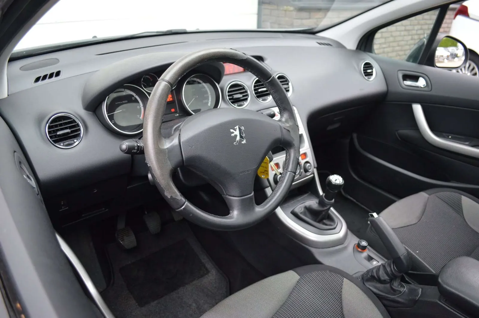 Peugeot 308 2008 photo 3