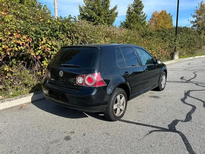 Volkswagen Golf 2009 photo 3