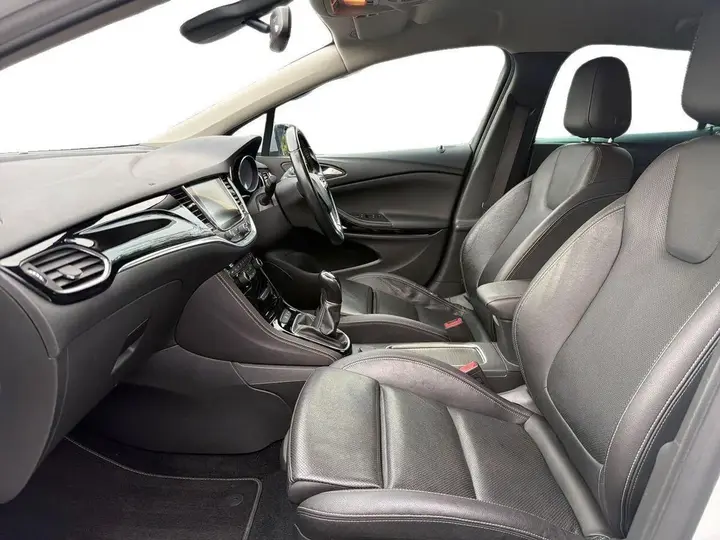 Vauxhall Astra 2017 photo 3