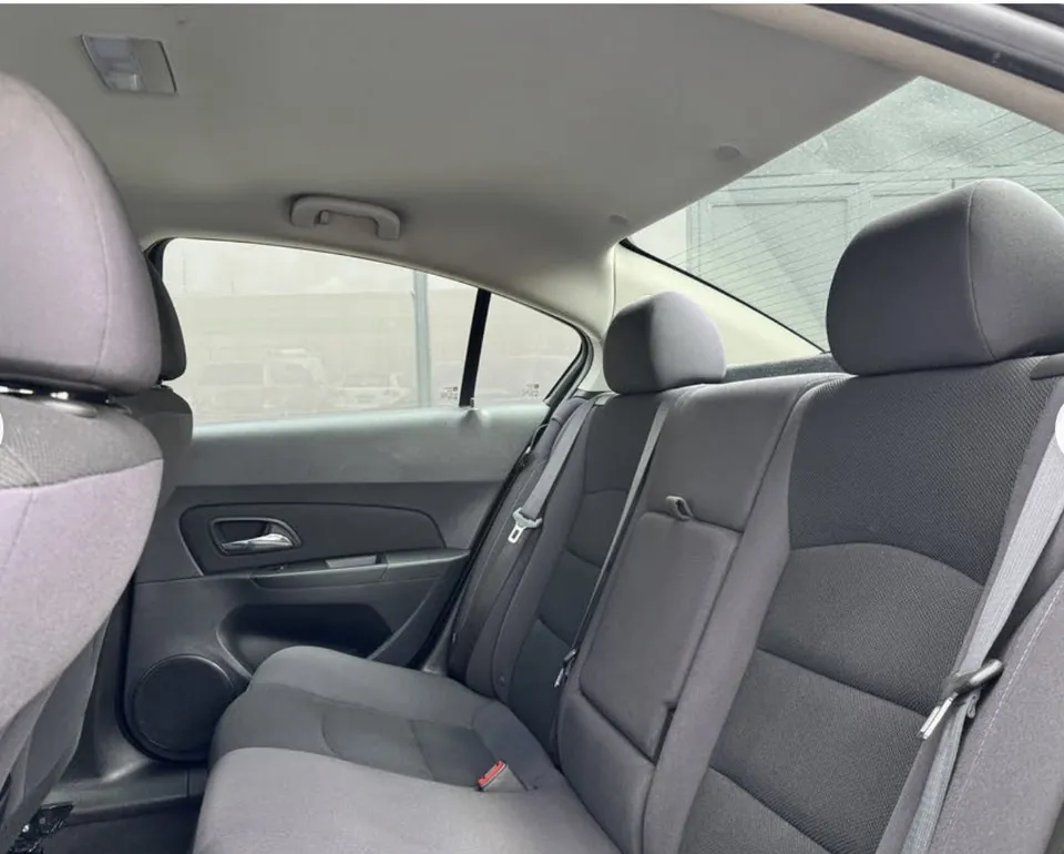 Chevrolet Cruze 2011 photo 2