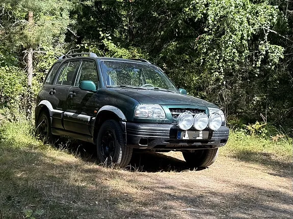 Suzuki Grand Vitara 2000 photo 2