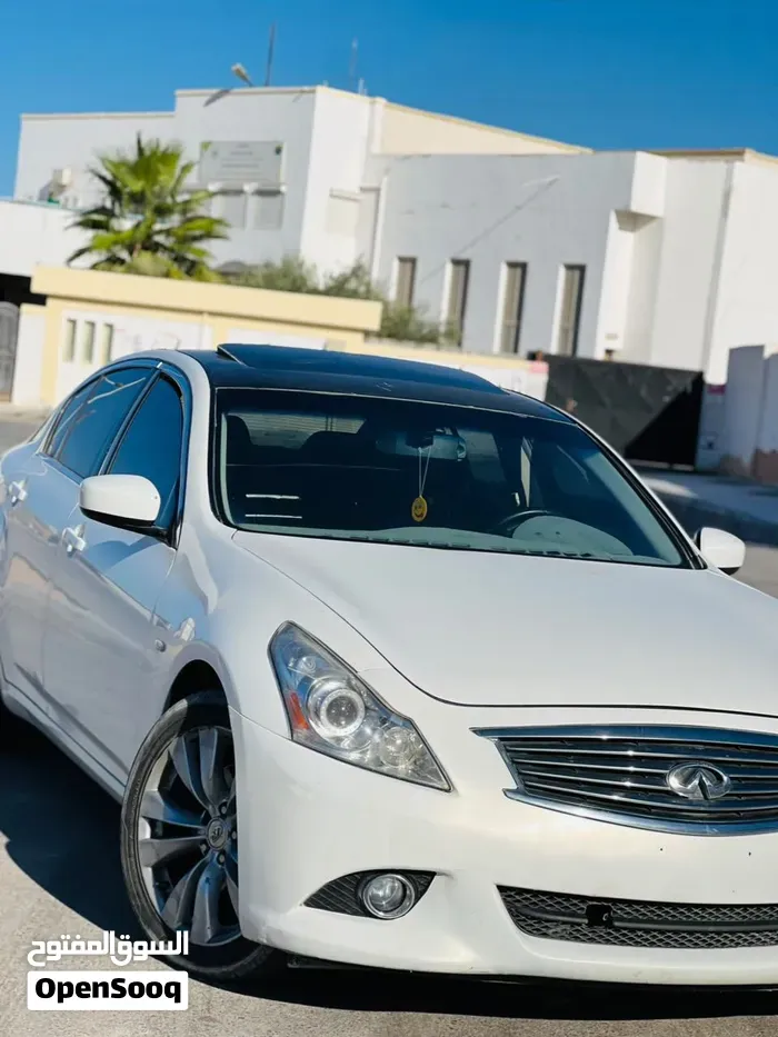 Infiniti G37 2010 photo 3