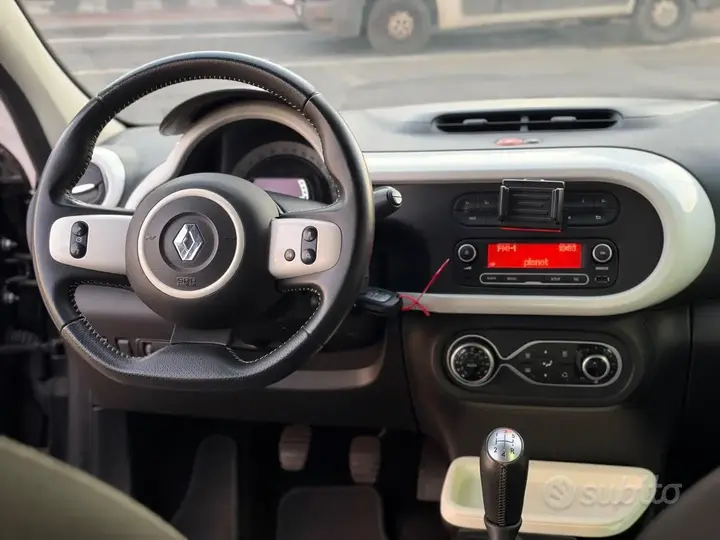 Renault Twingo 2015 photo 2