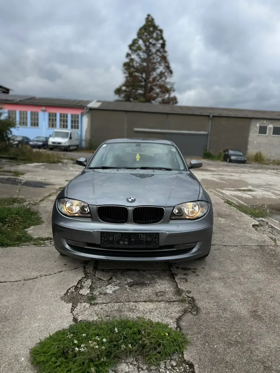 BMW 1 Series 2009 photo 3