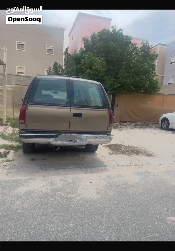 GMC Suburban 1997 photo 5