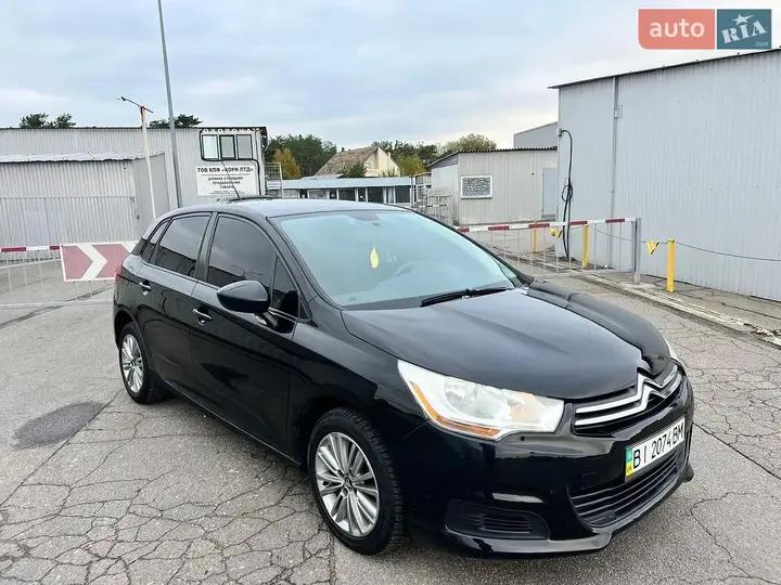 Citroen C4 2012 photo 2
