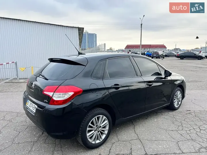 Citroen C4 2012 photo 3