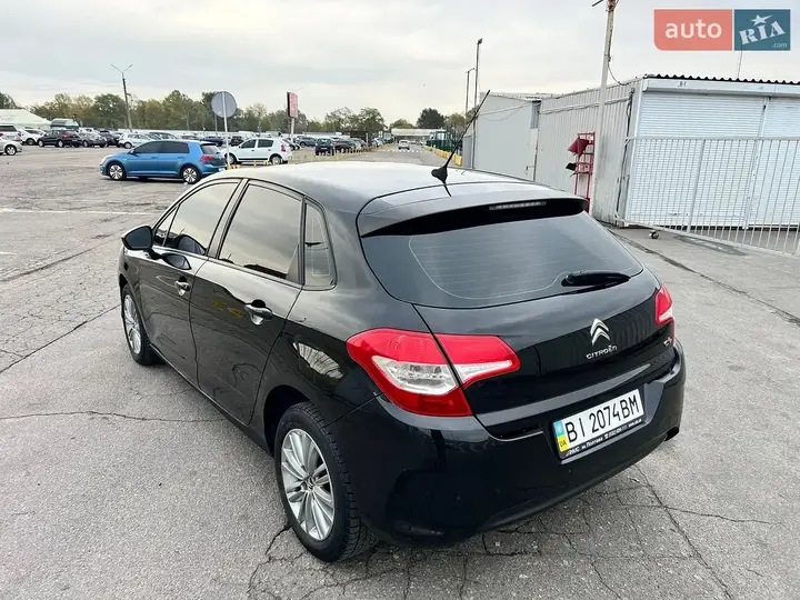 Citroen C4 2012 photo 4