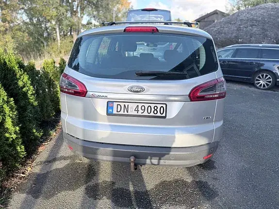 Ford S-Max 2010 photo 4