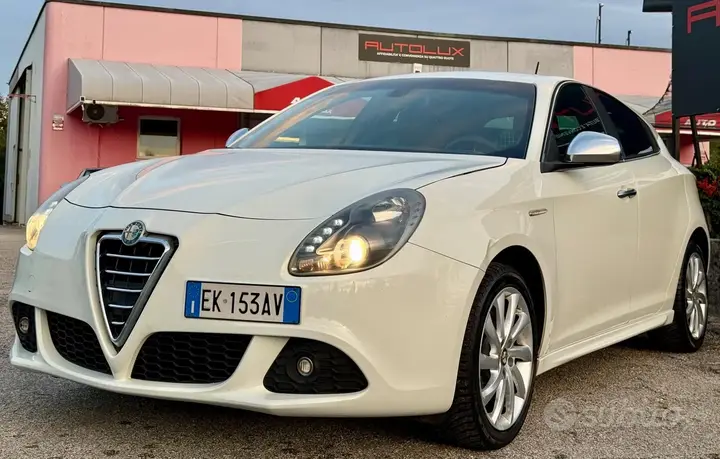 Alfa Romeo Giulietta 2011 photo 4