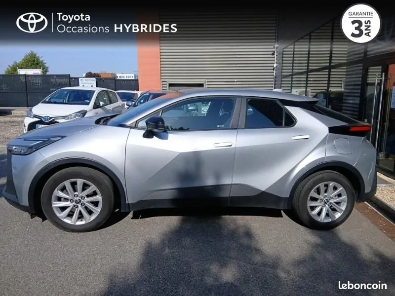 Toyota C-Hr 2024 photo 3