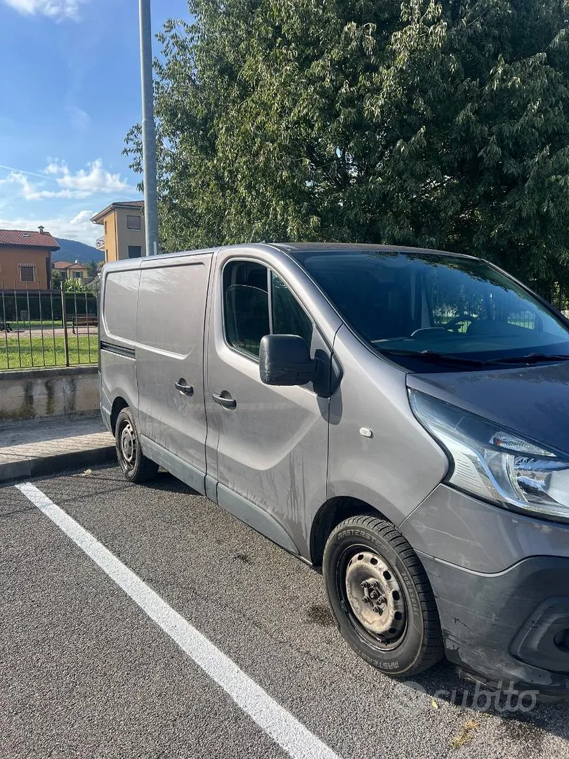 Renault Trafic 2014 photo 3