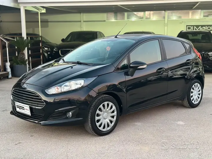Ford Fiesta 2015 photo 2