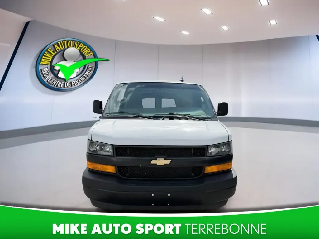 Chevrolet Express 2500 2023 photo 2
