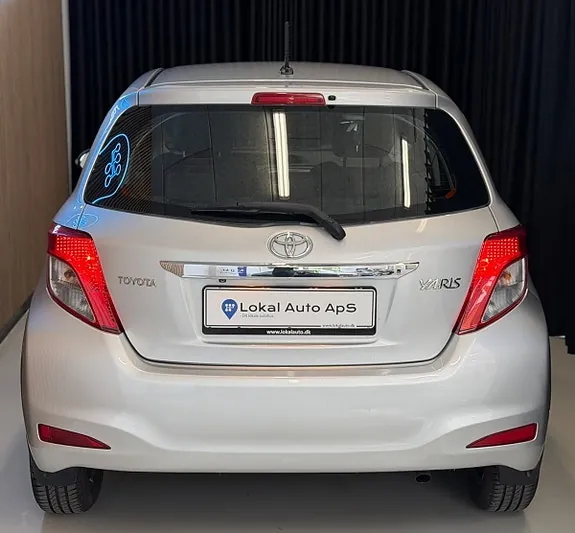 Toyota Yaris 2012 photo 5