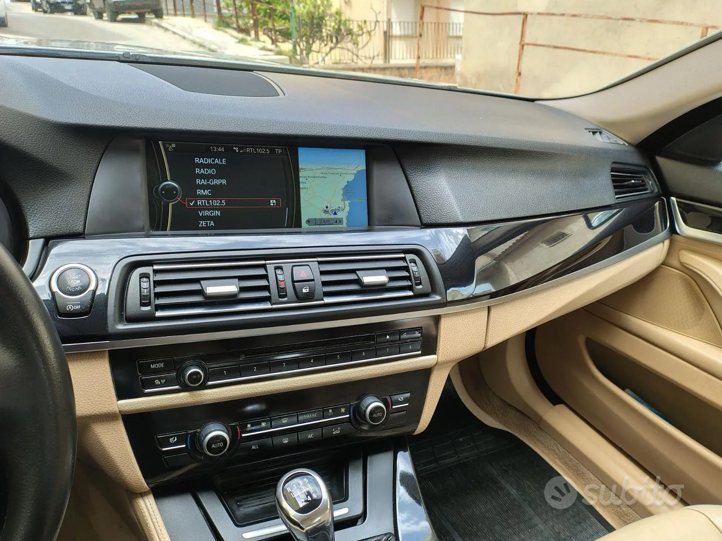 BMW 5 Series 2011 photo 2