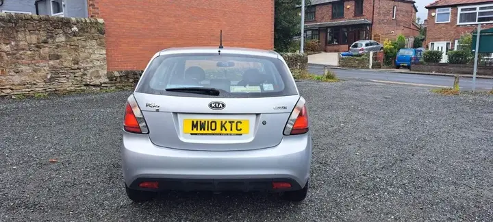 Kia Rio 2010 photo 3