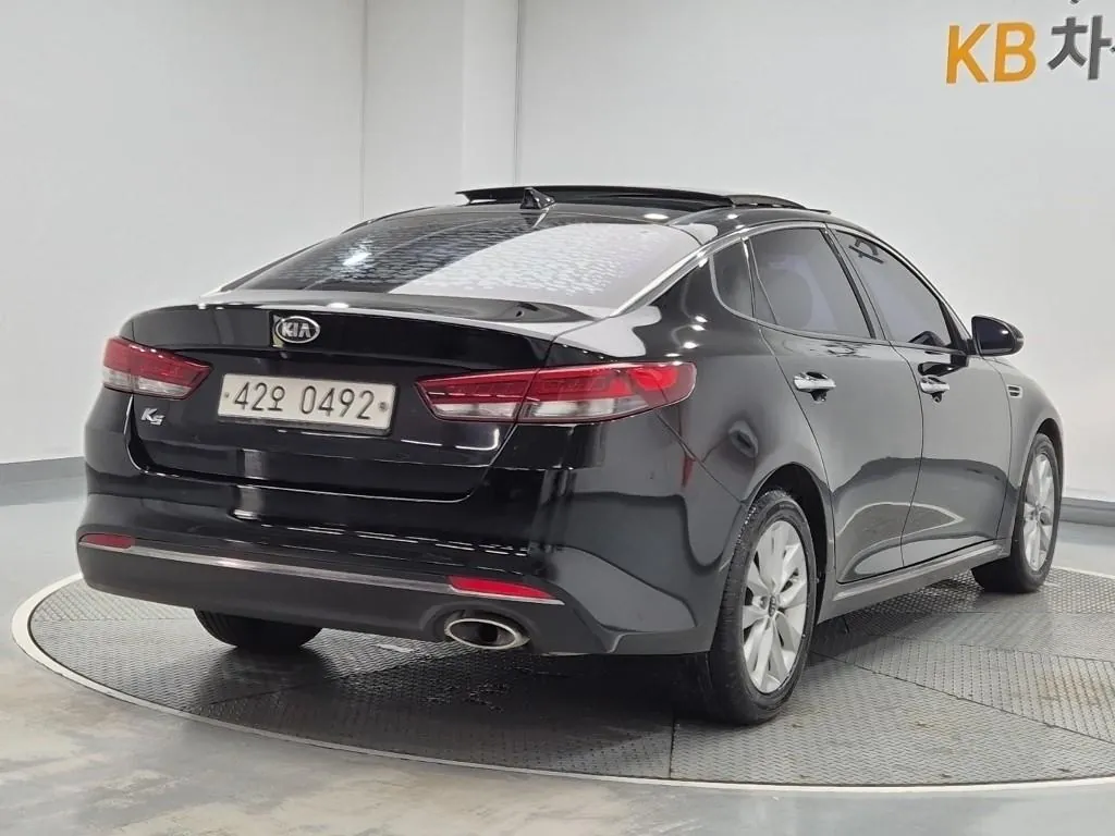Kia K5 2017 photo 3