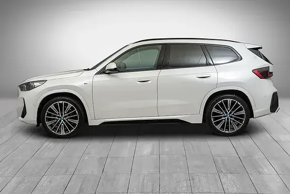 BMW Ix1 2024 photo 2