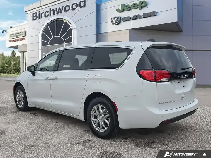 Chrysler Grand Caravan 2027 photo 5