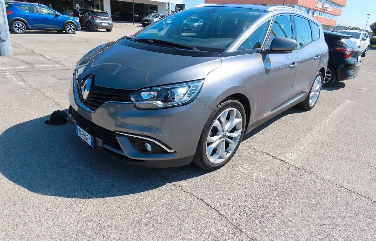 Renault Grand Scenic 2018 photo 2