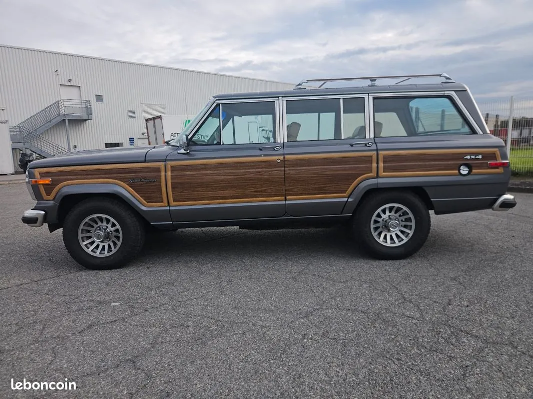 Jeep Grand Wagoneer 1988 photo 4