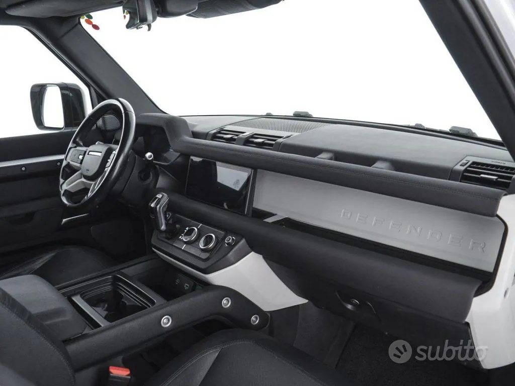 Land Rover Defender 2021 photo 3