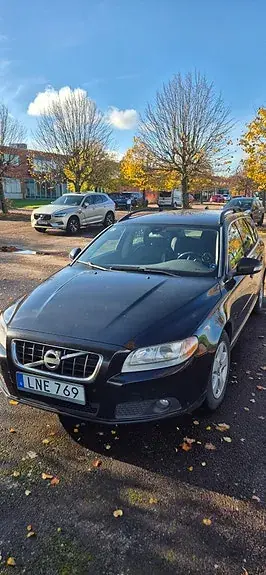 Volvo V70 2010 photo 2
