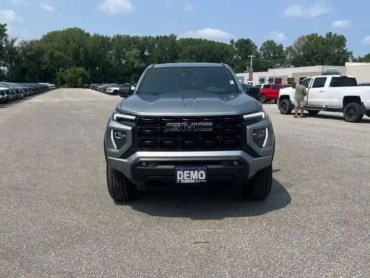 GMC Canyon 2026 photo 2