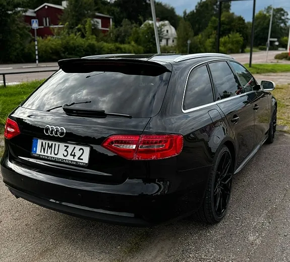 Audi A4 2014 photo 2