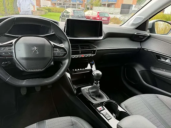 Peugeot 208 2020 photo 2