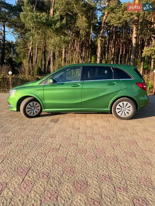 Mercedes-Benz B-Class 2016 photo 5