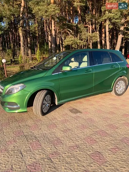 Mercedes-Benz B-Class 2016 photo 4