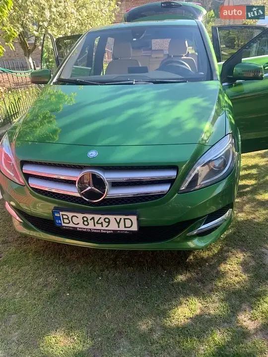 Mercedes-Benz B-Class 2016 photo 2