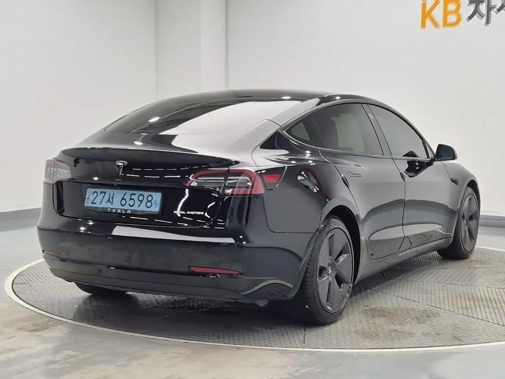 Tesla Model 3 2021 photo 3