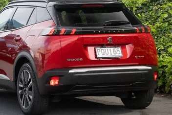 Peugeot E-2008 2020 photo 4