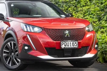 Peugeot E-2008 2020 photo 3