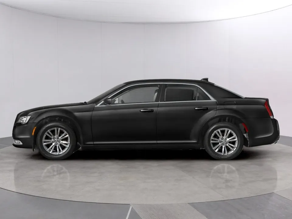 Chrysler 300 2023 photo 3