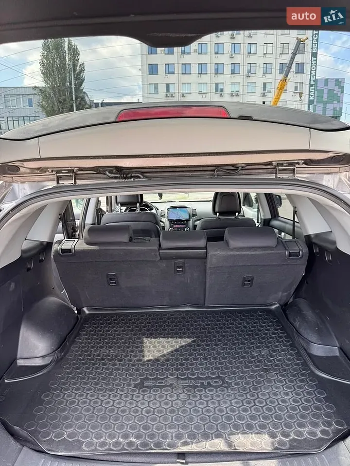 Kia Sorento 2011 photo 4