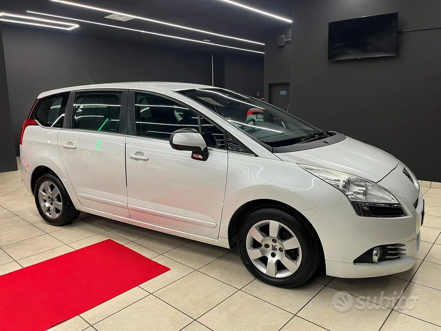 Peugeot 5008 2010 photo 4