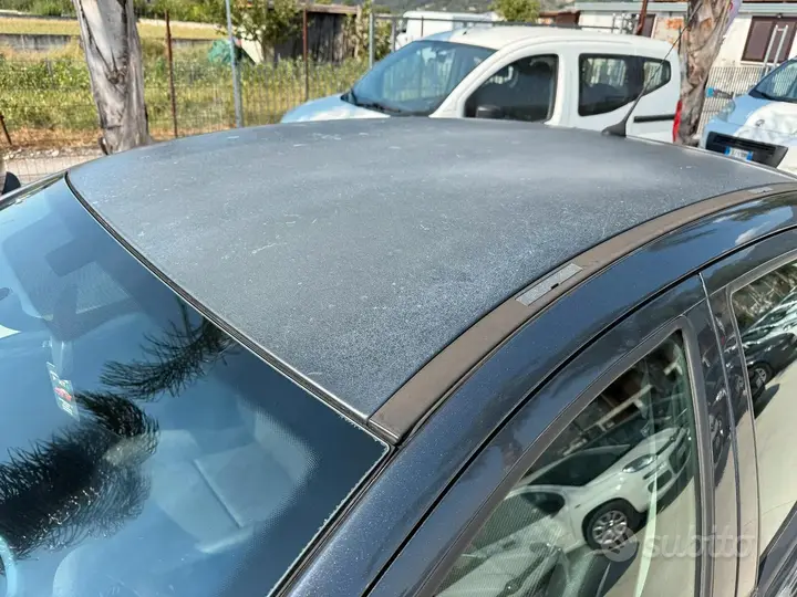 Peugeot 207 2010 photo 3