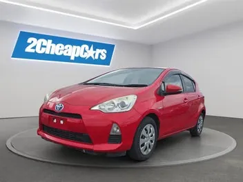 Toyota Aqua 2013 photo 2