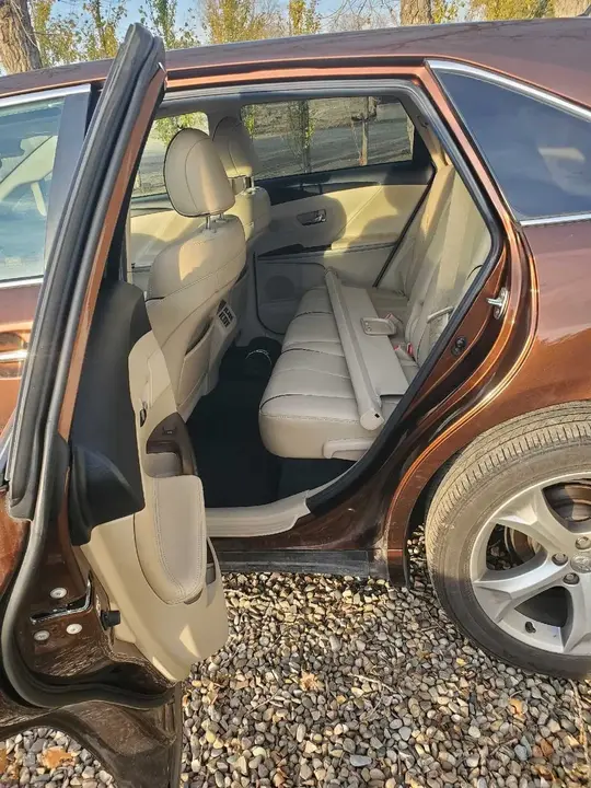 Toyota Venza 2013 photo 2