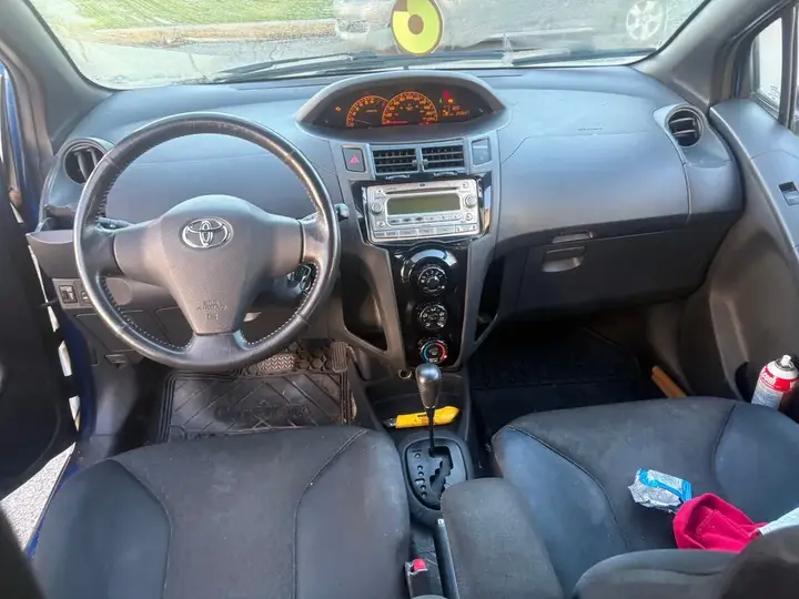 Toyota Yaris 2006 photo 2