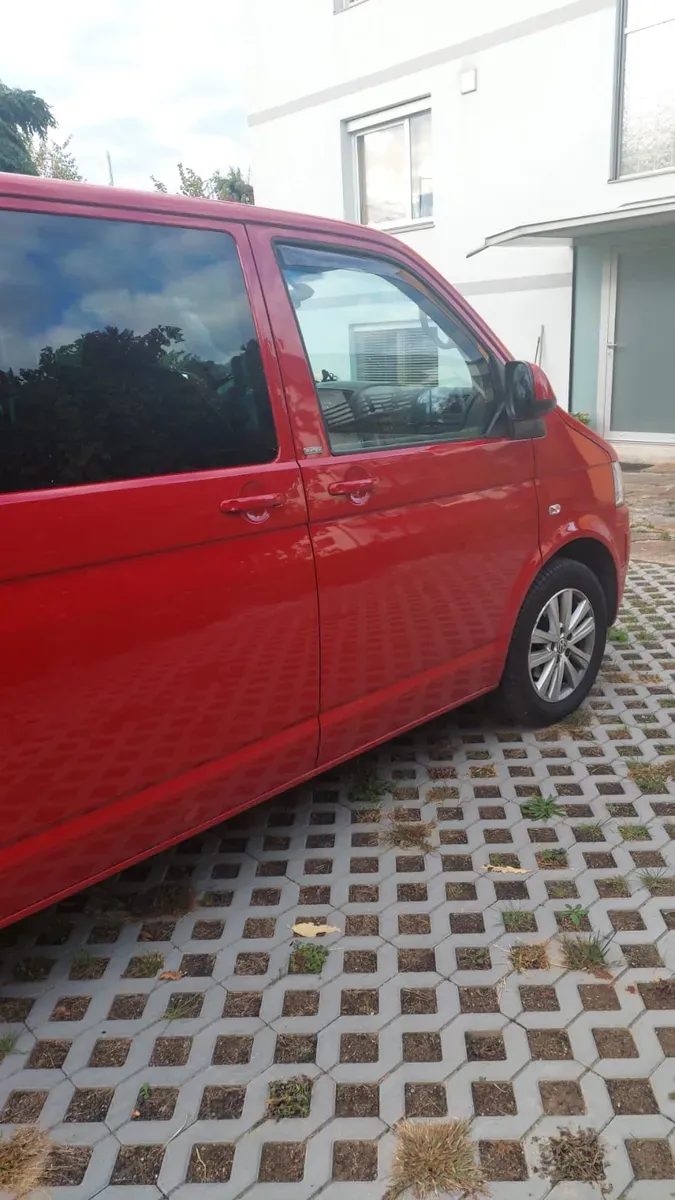 Volkswagen T5 2012 photo 3