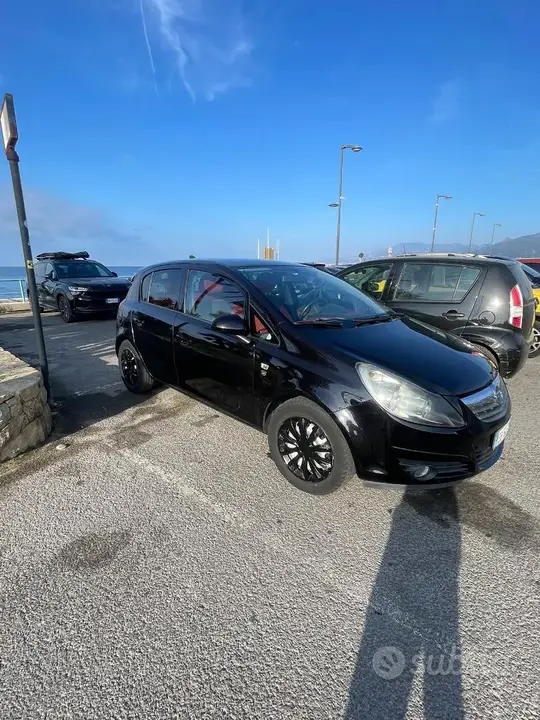 Opel Corsa 2010 photo 2