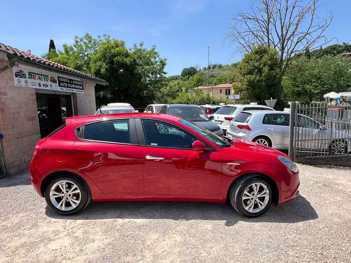 Alfa Romeo Giulietta 2016 photo 4